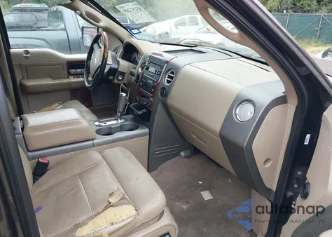 2005 Ford F-150 Lariat/Xlt из США, поврежденный, VIN 1FTPW12555FA26495